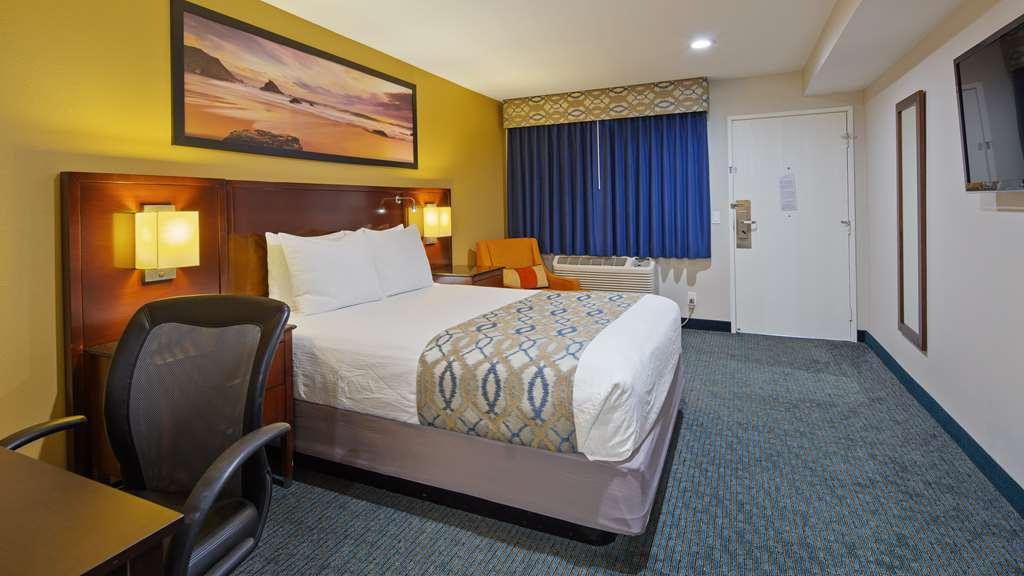 Surestay Plus Hotel By Best Western Chula Vista West Room photo