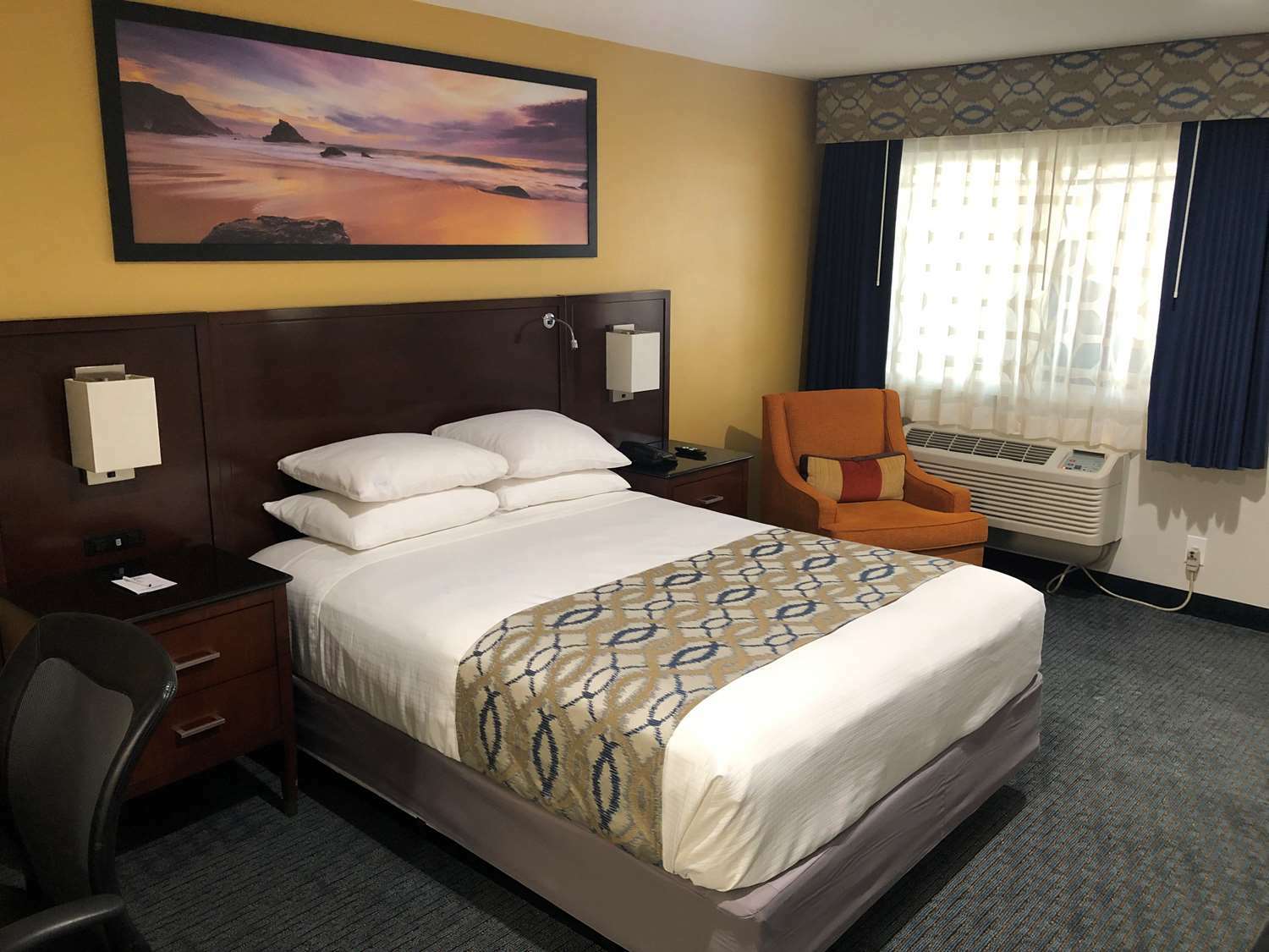 Surestay Plus Hotel By Best Western Chula Vista West Room photo